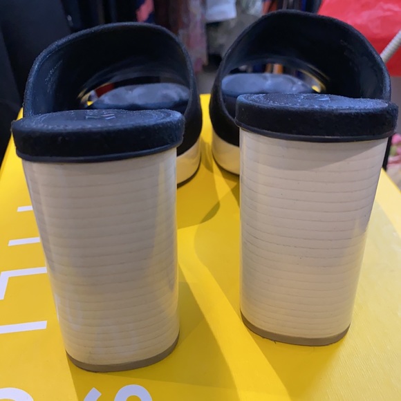 Mercedes Castillo Sandals - Picture 5 of 6